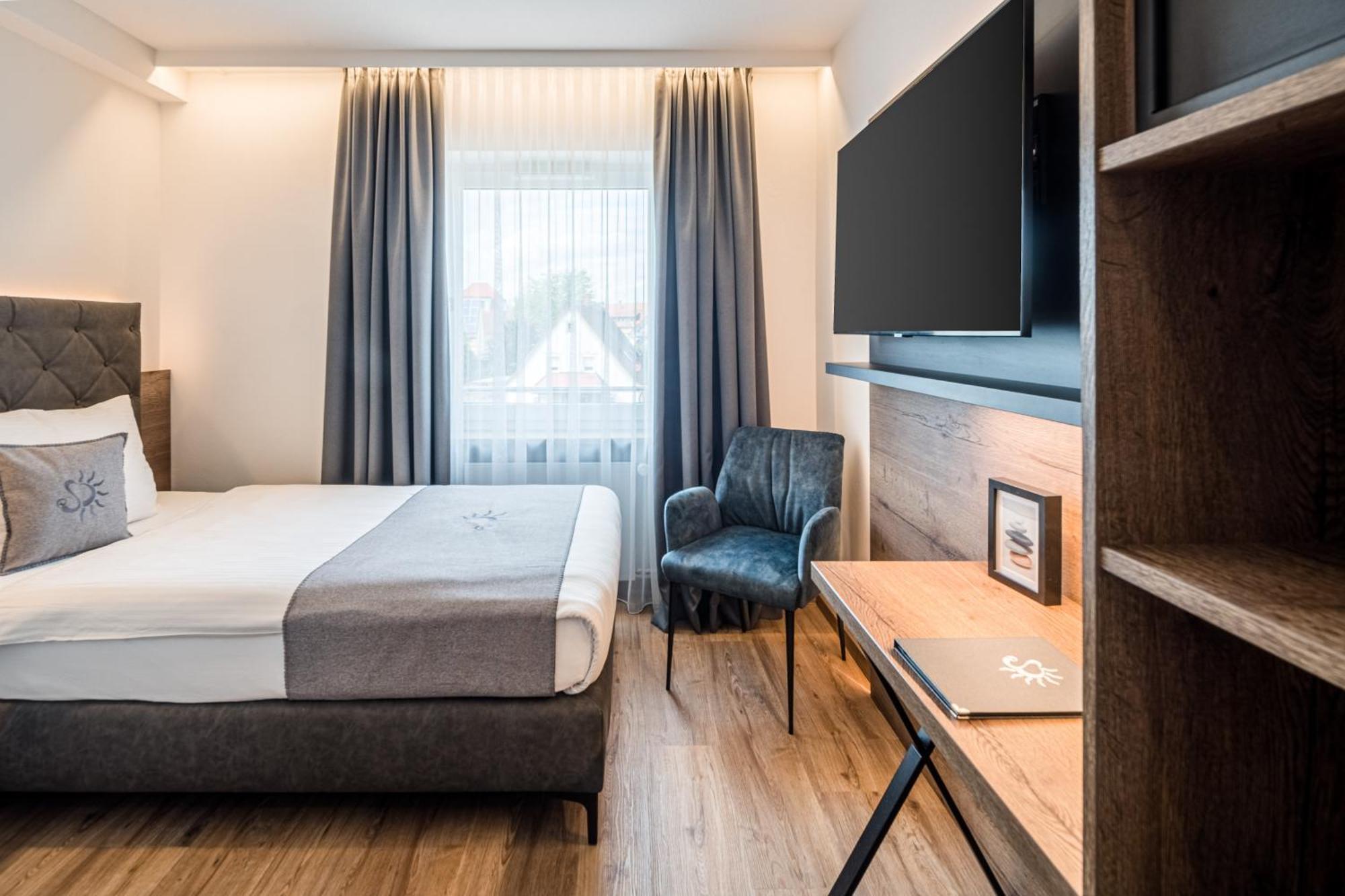 Landhotel Sonne Neuendettelsau Luaran gambar
