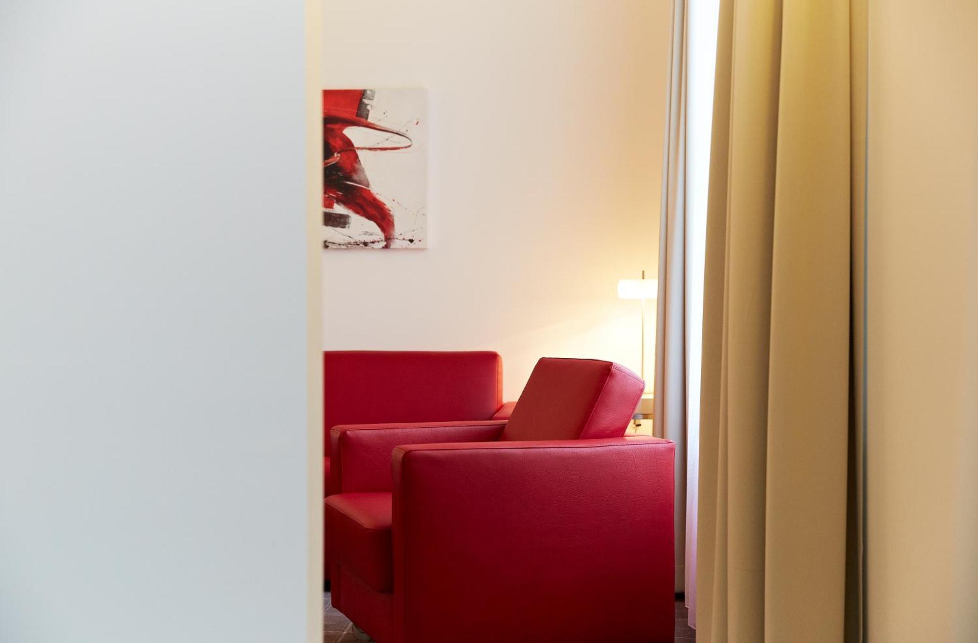Landhotel Sonne Neuendettelsau Luaran gambar