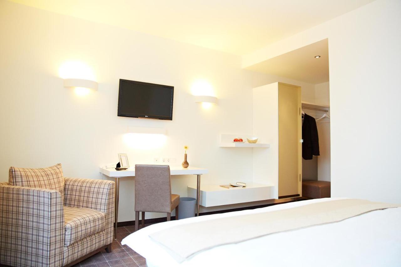 Landhotel Sonne Neuendettelsau Luaran gambar