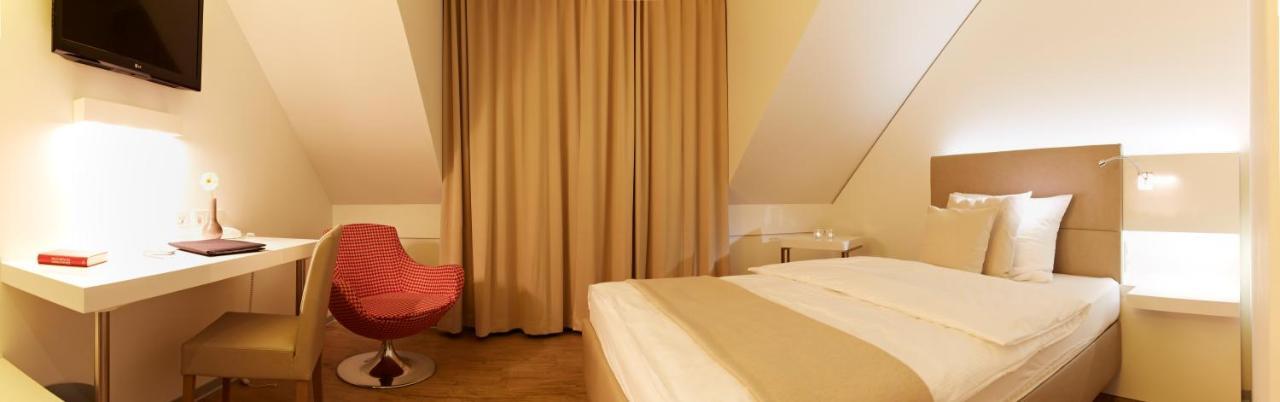 Landhotel Sonne Neuendettelsau Luaran gambar